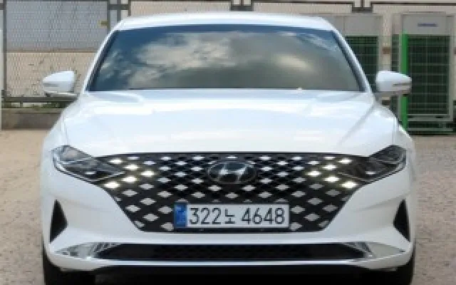 디올뉴그랜져 중고차 더 뉴 그랜저 IG 2.5 르블랑 매물 사진 9 - 2022/05 82,049km